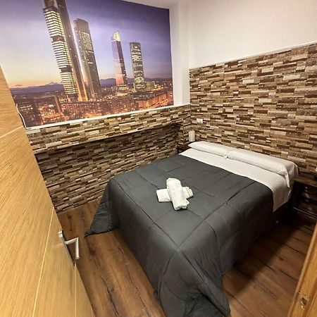 Apartamentos Deluxe Barajas Madrid Dış mekan fotoğraf