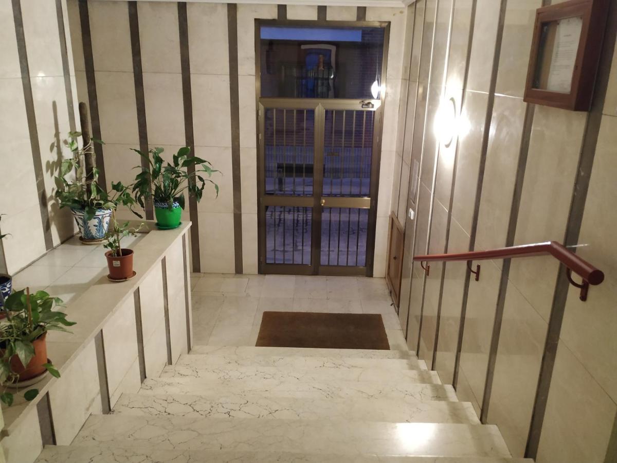 Apartamentos Deluxe Barajas Madrid Dış mekan fotoğraf