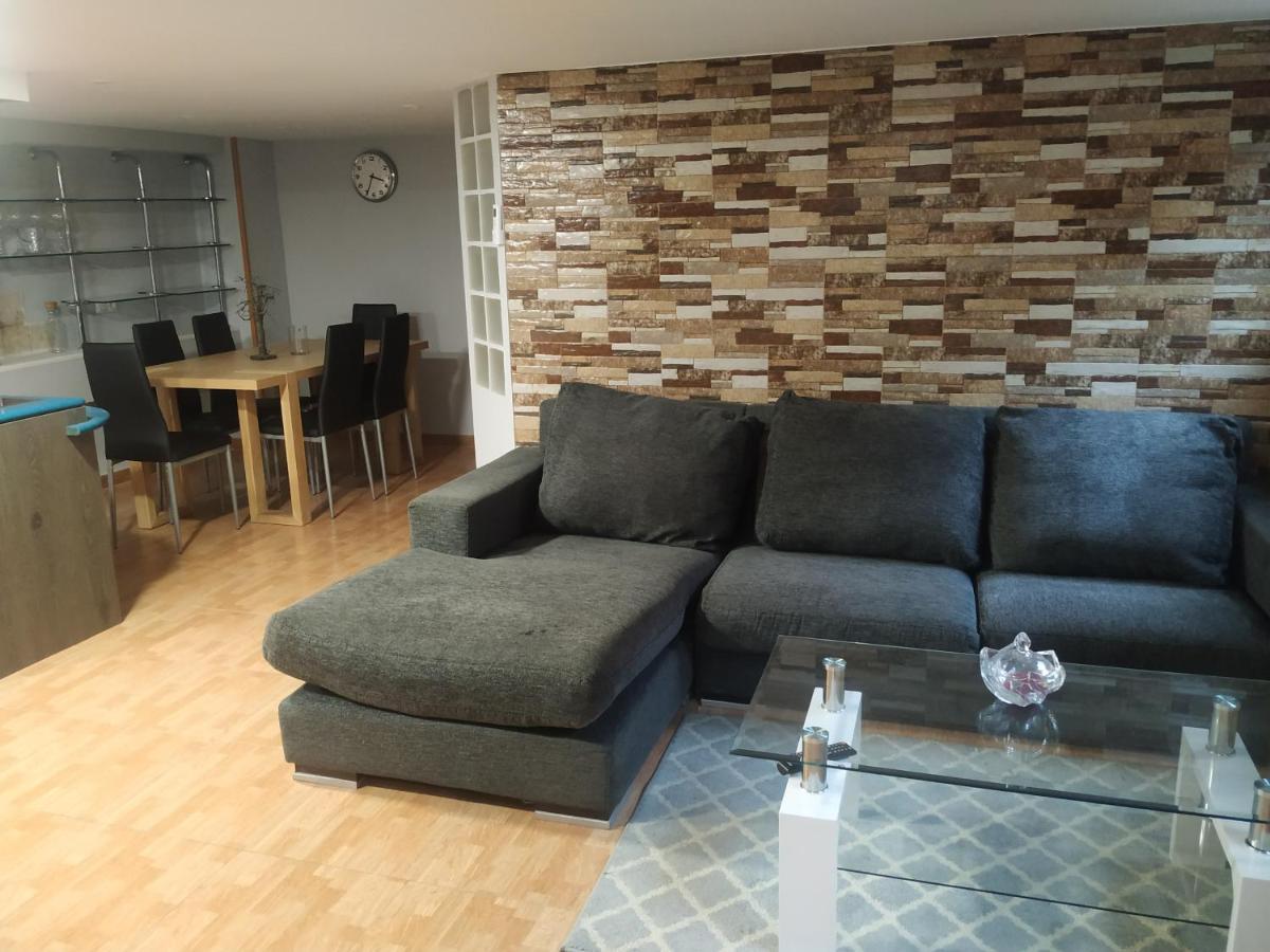 Apartamentos Deluxe Barajas Madrid Dış mekan fotoğraf