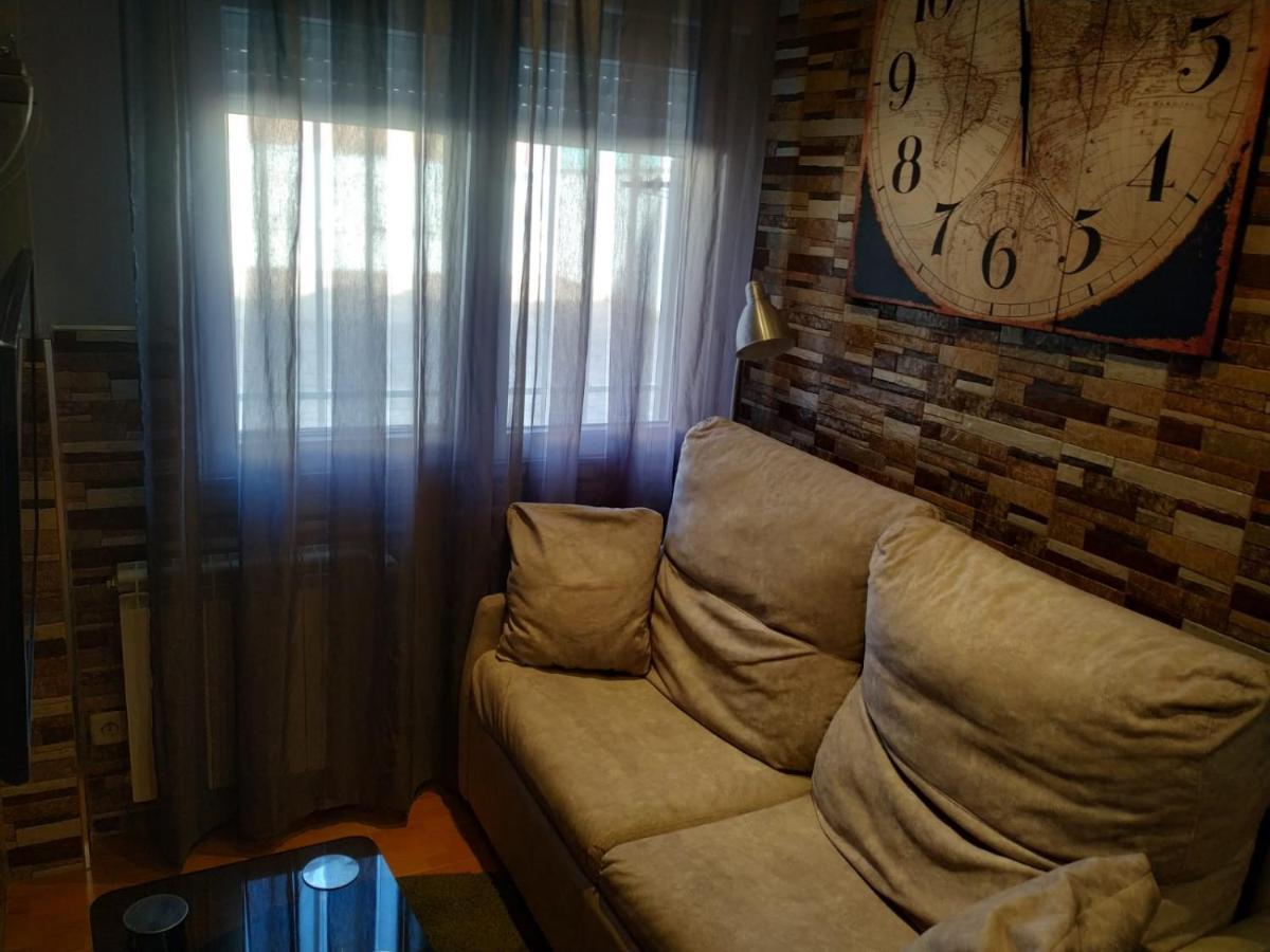 Apartamentos Deluxe Barajas Madrid Dış mekan fotoğraf