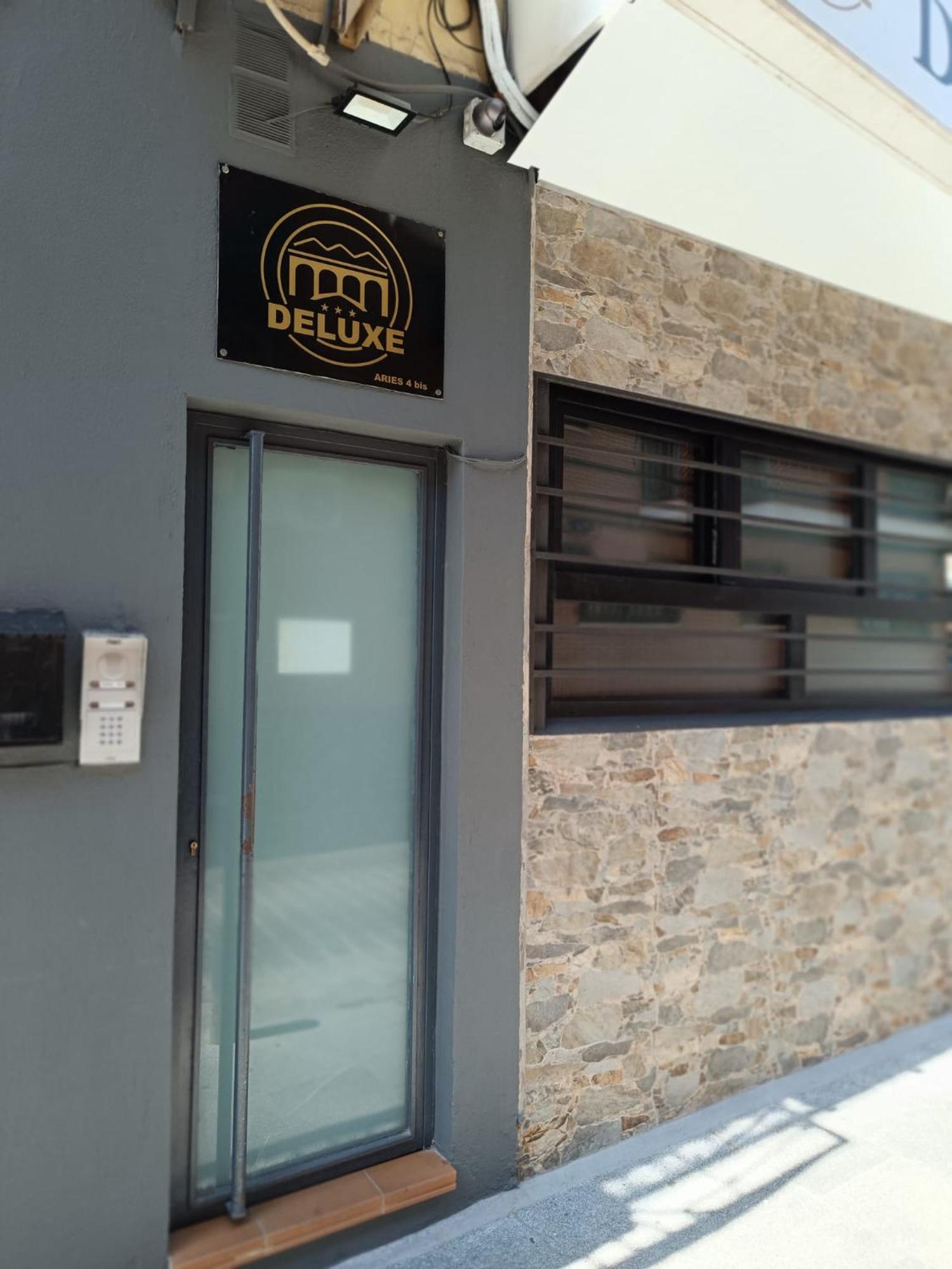 Apartamentos Deluxe Barajas Madrid Dış mekan fotoğraf