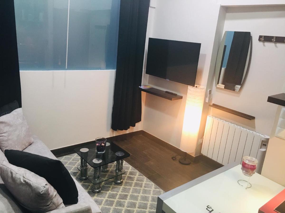 Apartamentos Deluxe Barajas Madrid Dış mekan fotoğraf